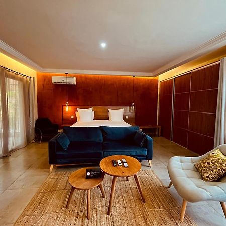 Le Patio Hotel โลเม ภายนอก รูปภาพ