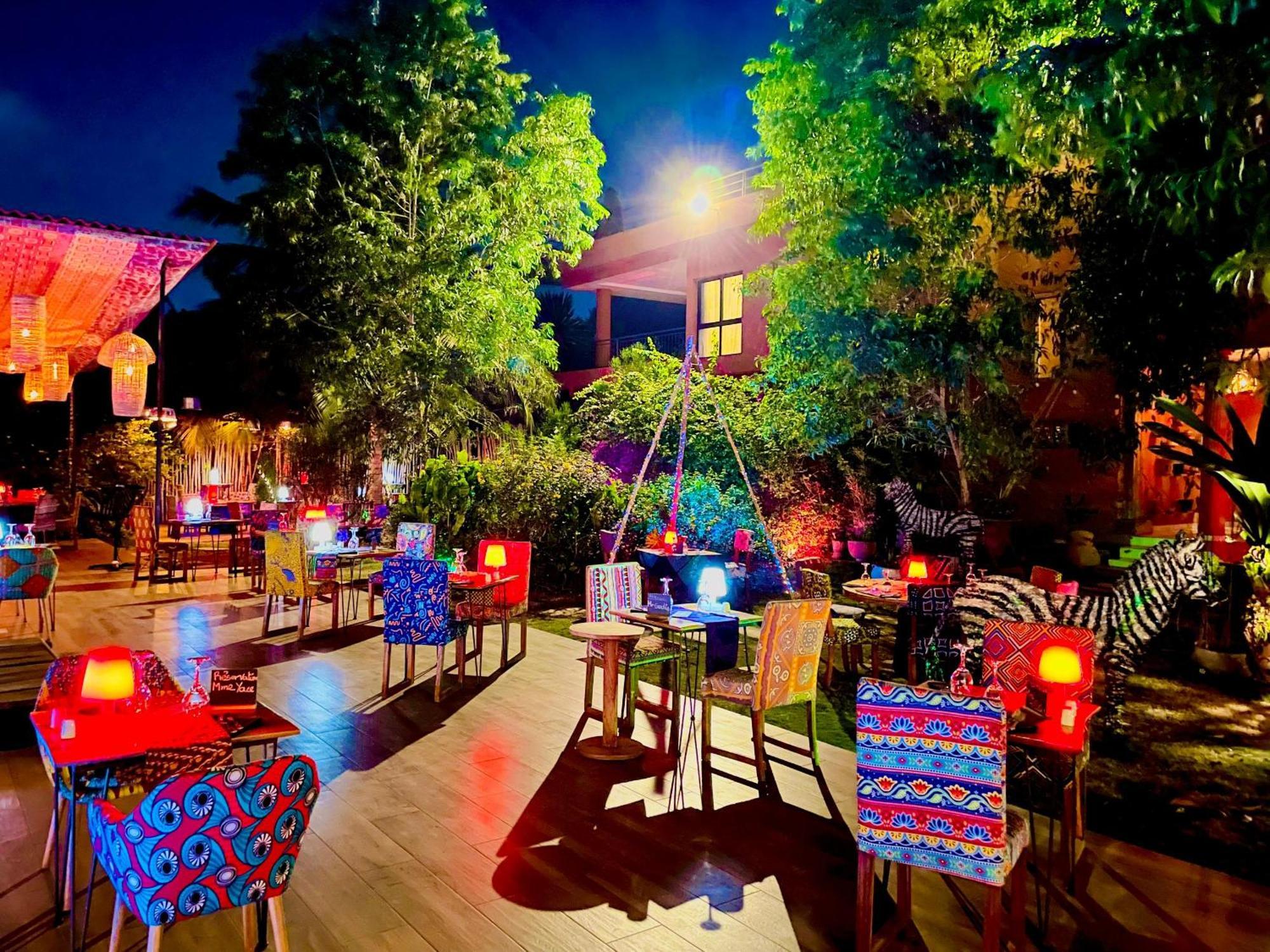 Le Patio Hotel โลเม ภายนอก รูปภาพ