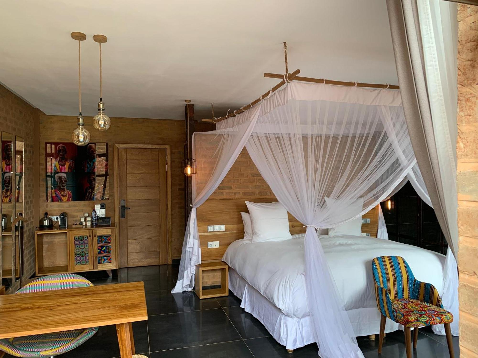 Le Patio Hotel โลเม ภายนอก รูปภาพ