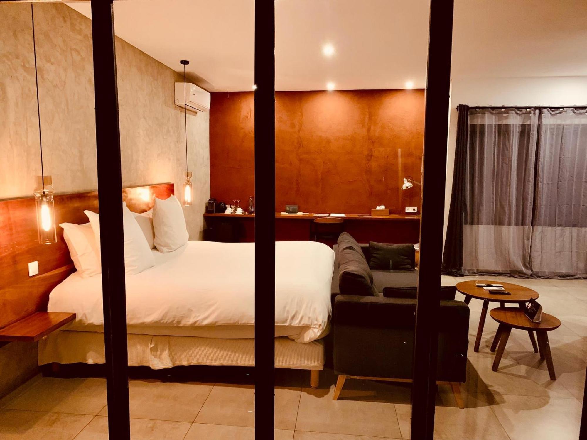 Le Patio Hotel โลเม ภายนอก รูปภาพ