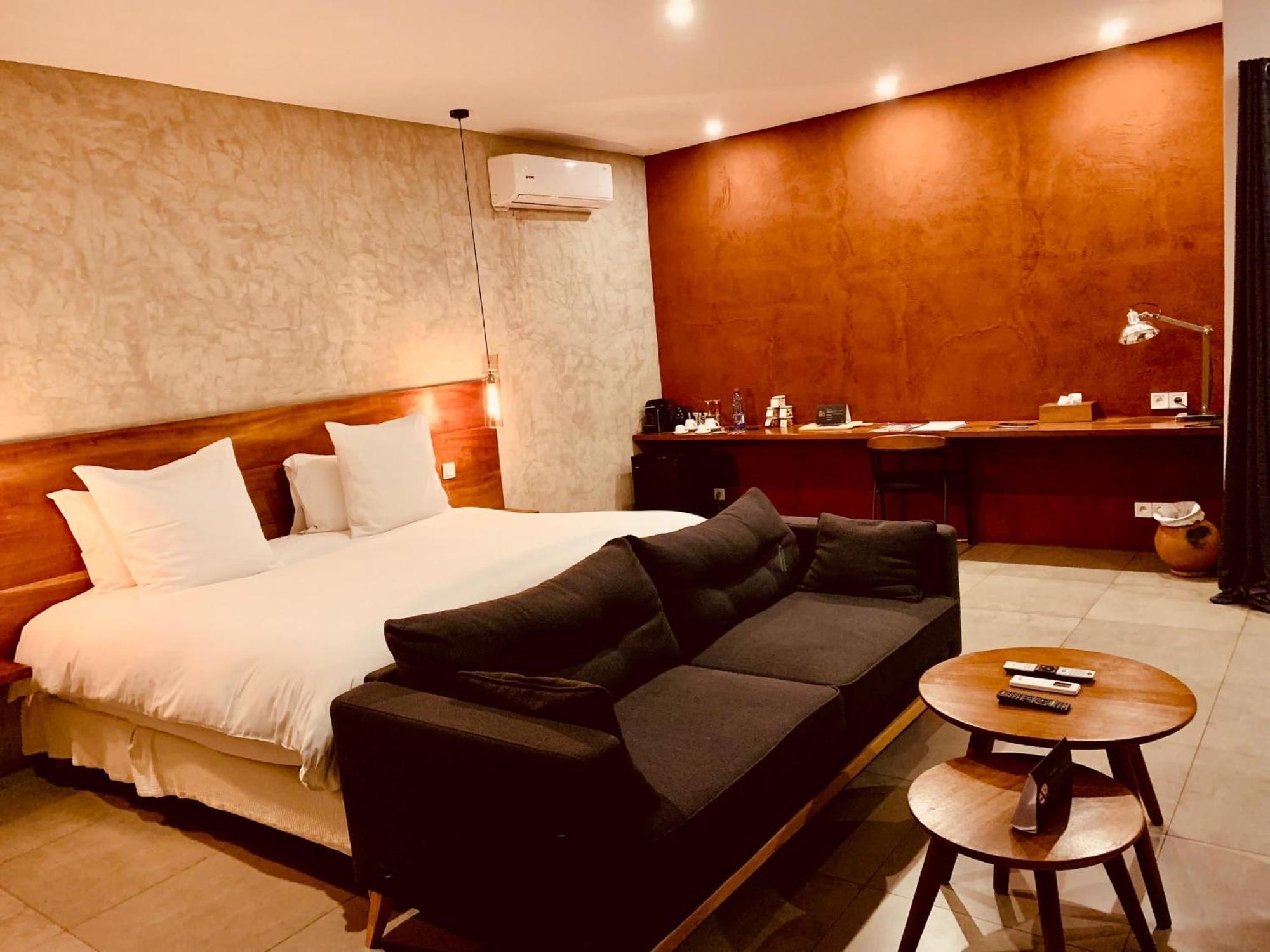 Le Patio Hotel โลเม ภายนอก รูปภาพ