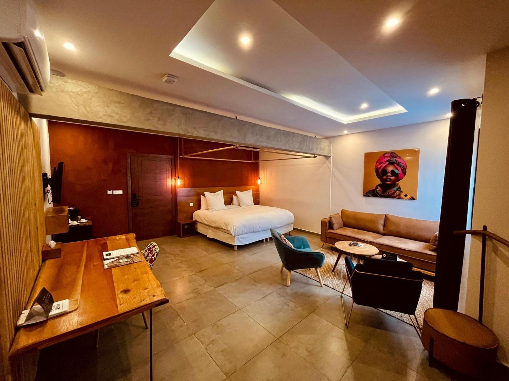 Le Patio Hotel โลเม ภายนอก รูปภาพ
